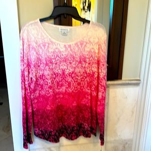 Woman’s Liz Claiborne top
